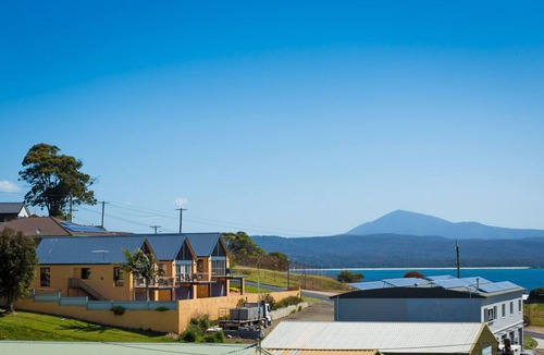 Eden Villa | Snug Cove Villas, 2 Bedroom with loft & Stunning Views 5+ nights