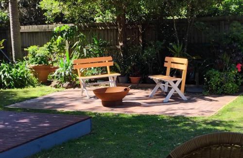 Shoalhaven Heads House | Sojourne - Walk to beach and Golf Club!