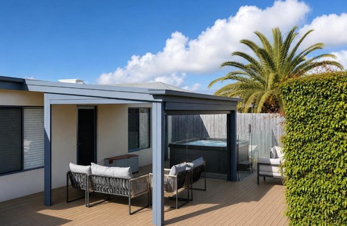 Dromana House | Solander in Dromana with Private Spa by Ready Set Stay