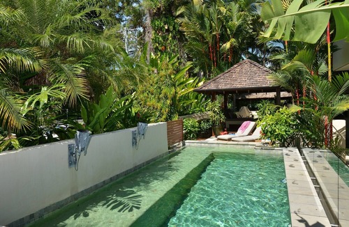 Port Douglas Villa | Solander Sunrise A - 3 Bedroom Villa by the Beach