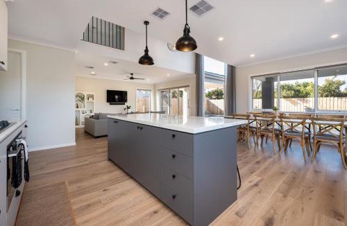 Safety Beach House | Solara House with Heated Pool and Cinema Room