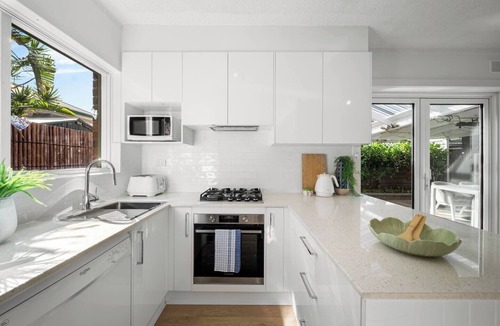 Glenelg North House | Solara Sunlit Alfresco Living with Sauna