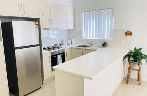 Wagga Wagga Apartment | Sophisticated City Retreat with All the Comforts
