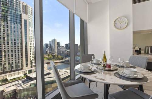 Southbank Apartment | ✔Sophisticated Designer Condo W River & City Views