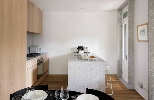 Surry Hills Apartment | Sophisticated Surry Hills, Central Sydney!
