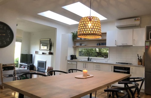 Sorrento House | SORRENTO BEACH COTTAGE walk to beach and shops