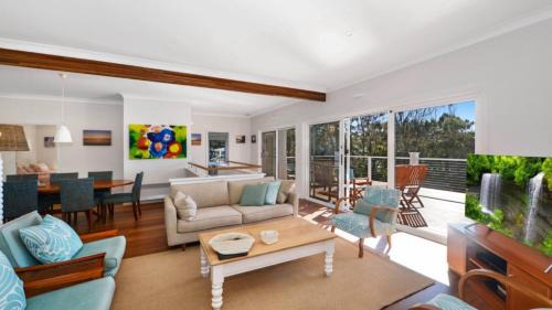 Avoca Beach House | Sorrento - Close To The Beach