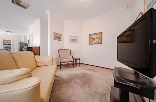 Claremont House | South Claremont Private Villa
