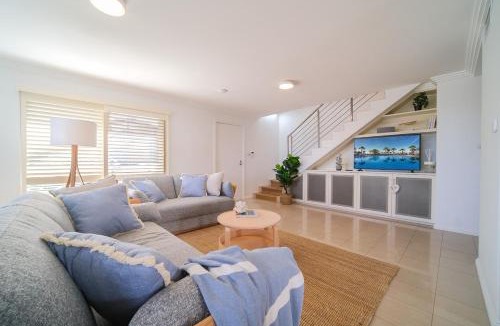 Cronulla House | South Cronulla Ocean View Beach House Sleeps 8