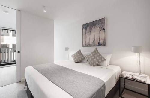 South Melbourne Apartment | South Melbourne Hidden Gem near Albert Park Lake