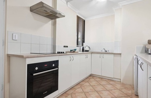 South Perth Apartment | South Perth 1-Bedroom Apartment | Free Parking, Garden Patio, Walk to River