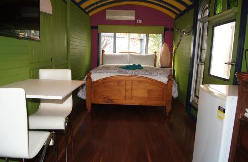 South Fremantle House | South Terrace Studio - Walk to Everything !