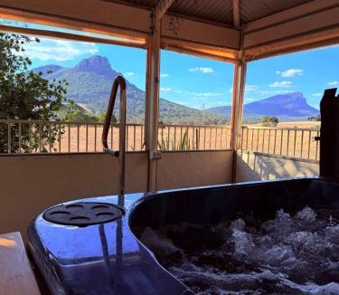 Dunkeld House | Southern Grampians Lookout