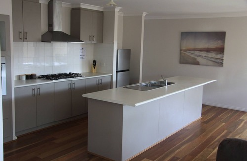 Southern River House | Southern River Family Accommodation. Free WiFi