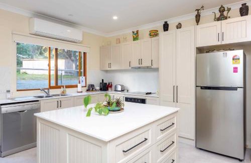 Lovedale House | Sovereign Hill Country Villa