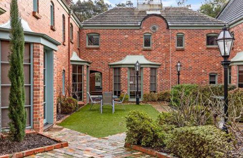 Golden Point Apartment | Sovereign Stays