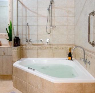 Margaret River Villa | Spa Villa in the Heart of Margaret River