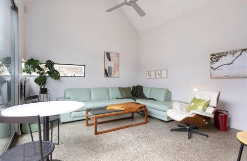 Norlane House | Spacious 1-Bed Townhouse in Norlane