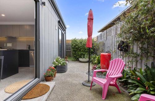 Norlane House | Spacious 1-Bed Townhouse in Norlane