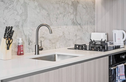 Dickson Apartment | Spacious 1BR Apartment | Walk to Tram | Parking