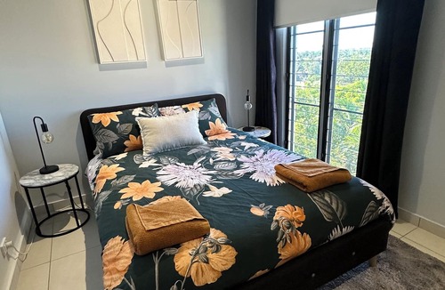 Stuart Park Apartment | Spacious 2 Bedroom City & Ocean View Apartment