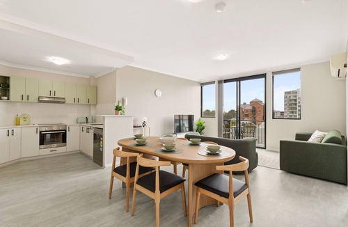 East Perth Apartment | Spacious 2BD 2BTH Apartment in East Perth - Close to OPTUS, WACA and CBD