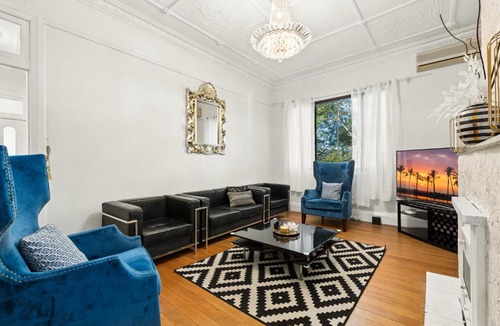 Stanmore House | Spacious 4-Bed Character House in Vibrant Stanmore