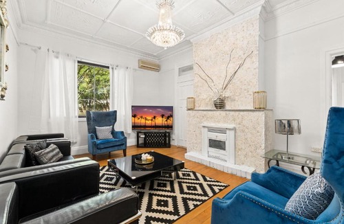 Stanmore House | Spacious 4-Bed Character House in Vibrant Stanmore