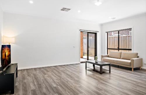 Plumpton House | Spacious 4-Bed Home with Private Outdoor Area