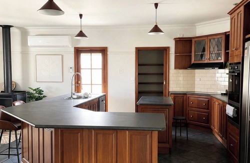 Lara House | Spacious 4BR Country Retreat on 5 Private Acres