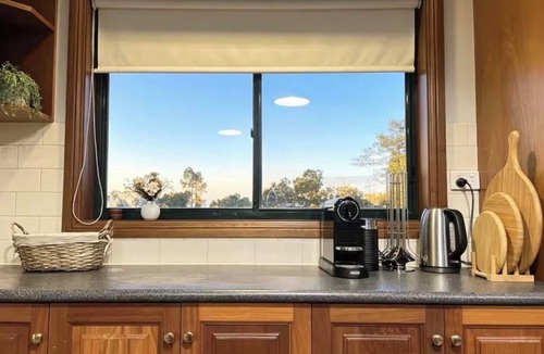 Lara House | Spacious 4BR Country Retreat on 5 Private Acres