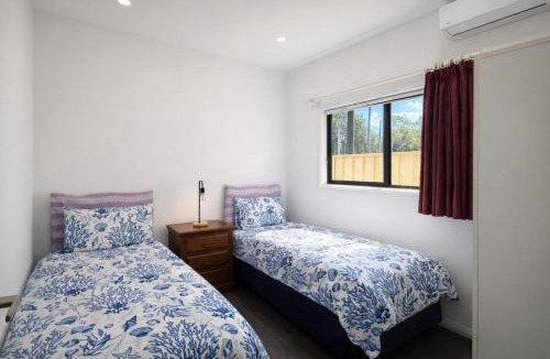 Wyong House | Spacious 4br free parking -ideal for work crews,family