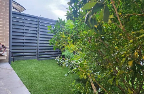 Penrith House | Spacious 6BR Home in Penrith |Close to Blue Mountains| Sleeps 10|Family Friendly