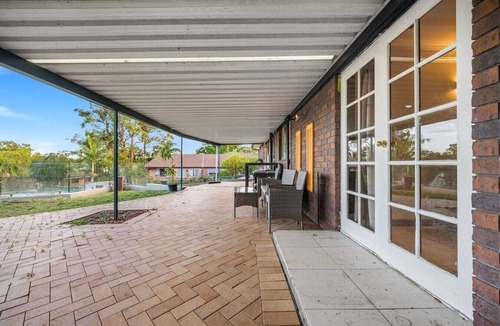 Shailer Park House | Spacious & Affordable Family Stay | Large & Relax
