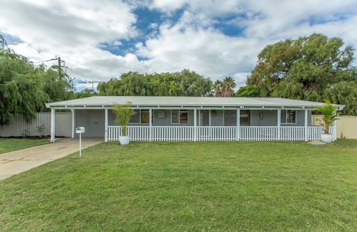 Silver Sands House | Spacious Beach Retreat