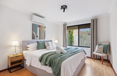 North Perth Apartment | Spacious City Fringe 2 Bedroom with Courtyard
