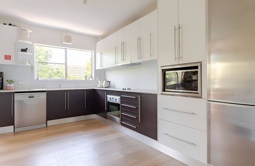 Coogee Apartment | Spacious Coogee Beach Escape | Private Garage