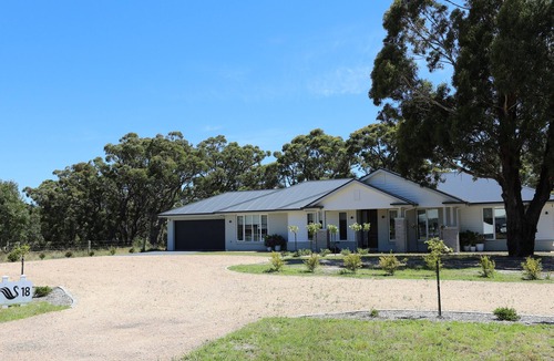 Metung House | Spacious country home with all the mod cons, perfect for families or couples.