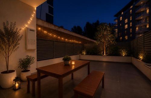Wolli Creek Apartment | SPACIOUS COURTYARD APT 3BR 1CAR - Nr Station, Eats, CBD & Airport