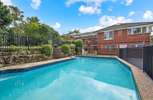 Carlingford Apartment | Spacious Family 4BR with Pool Perfect for Groups