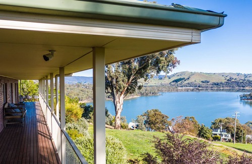 Bonnie Doon House | Spacious, family friendly home. Incredible views of lake Eildon and lake access