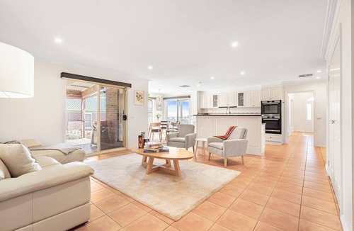 Lilydale House | Spacious Family Home with Lake & Mountain Views, the Lilydale Retreat