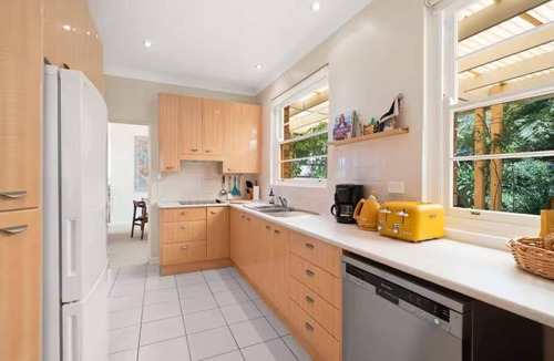 Northwood House | Spacious Family Home with Iconic Views