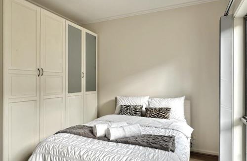 Parkville House | Spacious Family Home Near Melbourne CBD
