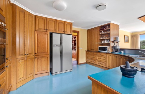 Torquay House | Spacious Family Retreat on Fischer (3)
