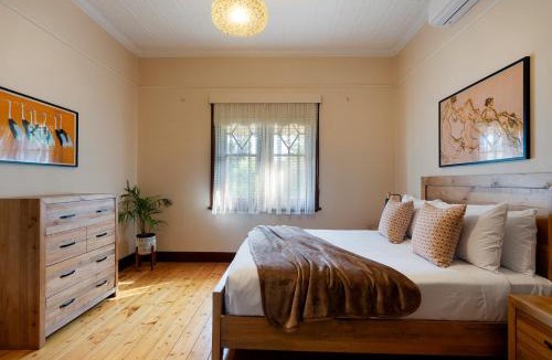 Castlemaine House | Spacious Goldfields Retreat - Central & Charming