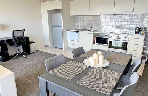 Phillip Apartment | Spacious & High in the Sky - 1bd 1bth Apt