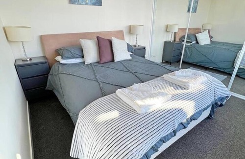 Phillip Apartment | Spacious & High in the Skyplaza - 1bd 1bth Apt