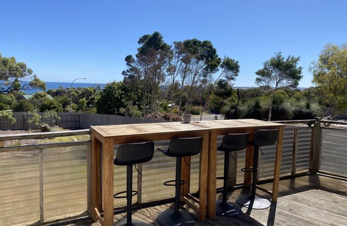 Greens Beach House | Spacious holiday house in tranquil Greens Beach