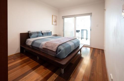 Eastlakes House | Spacious Luxury Home Near Sydney Airport, CBD & Beaches